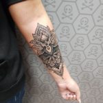 Mandala Blackwork Tattoo am Unterarm
