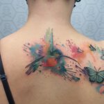 Vogel Tattoo am Rücken in Watercolor
