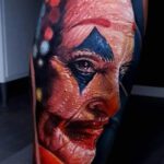 Tattoo mit Joaquin Phoenix Joker als Motiv
