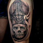 Zombie Papst als Tattoo schwarzweiß