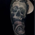 Totenschädel x Rose